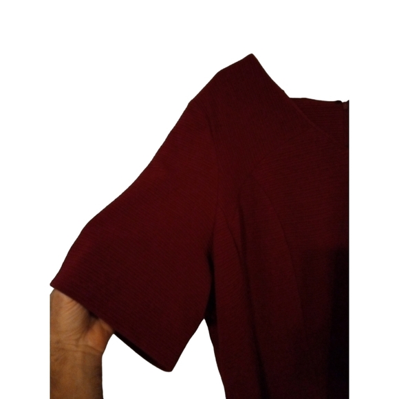 Lane Bryant Dress Deep Merlot Purple Textured Stretch Zip Back Pocketed 26/28 - Picture 2 of 8